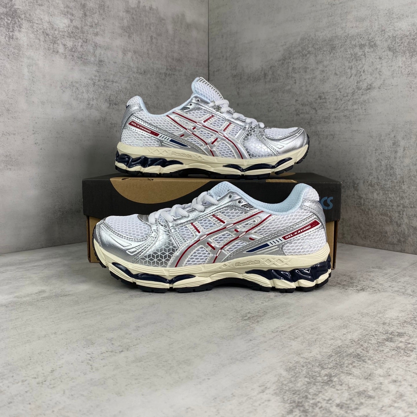 ASICS GEL-KAYANO 12.1