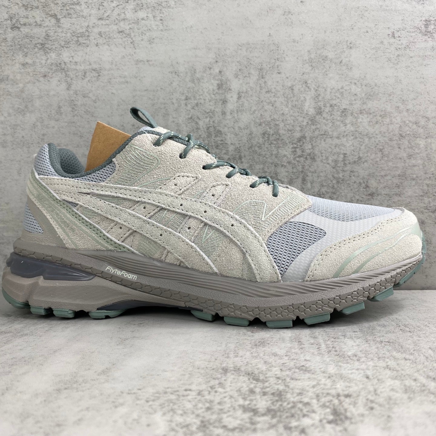 ASICS x GORE-TEX