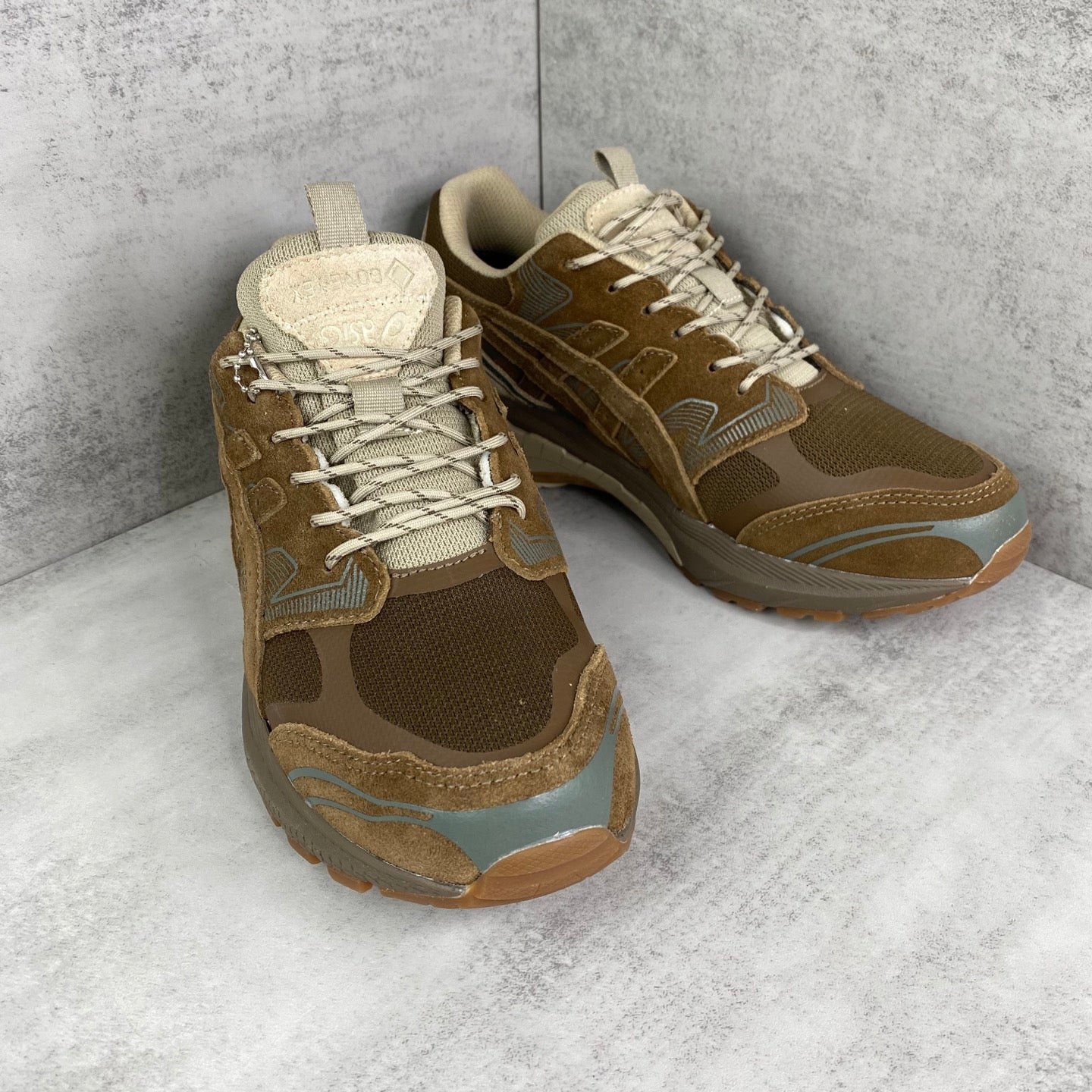 ASICS x GORE-TEX