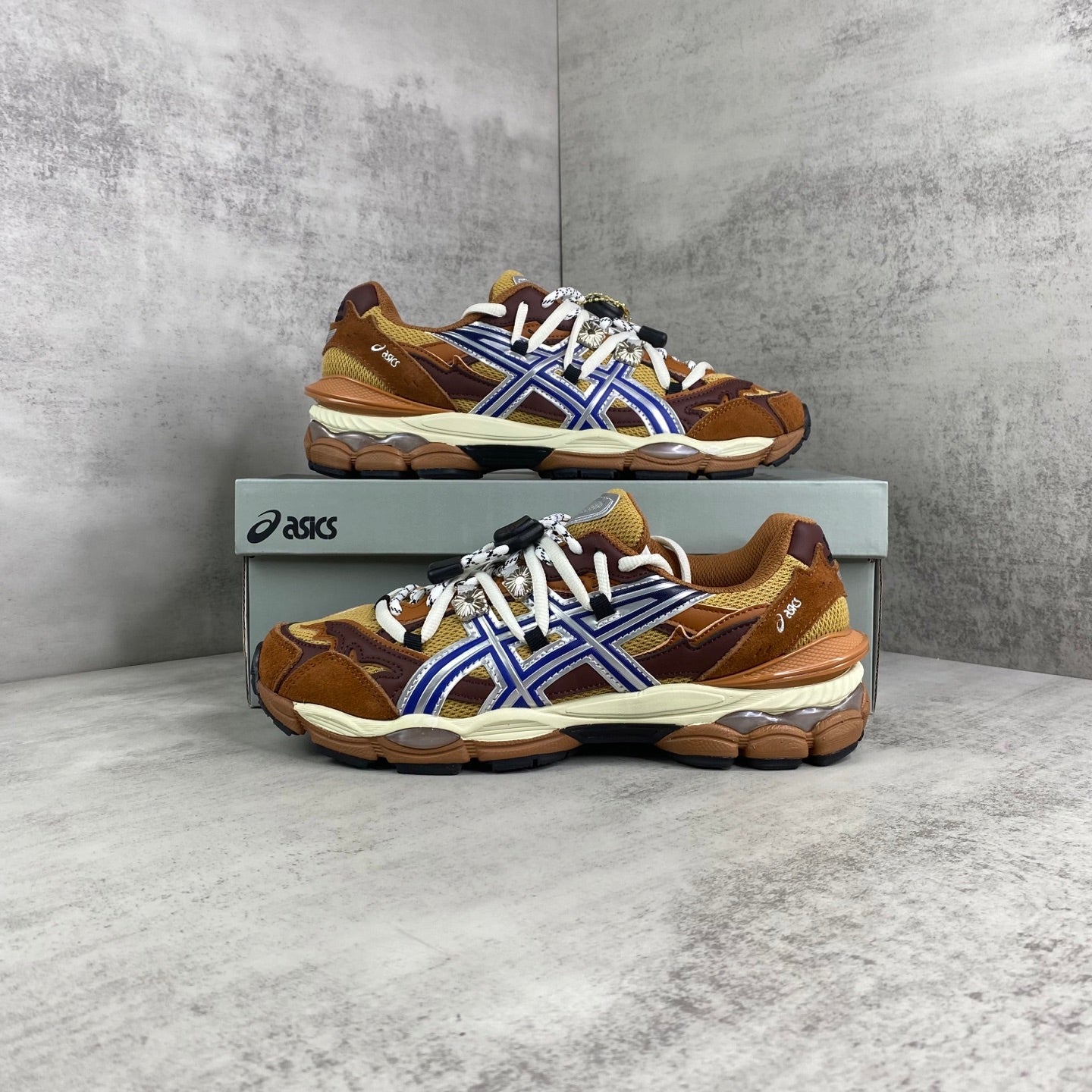 TOGA x ASICS GEL-CUMULUS 16