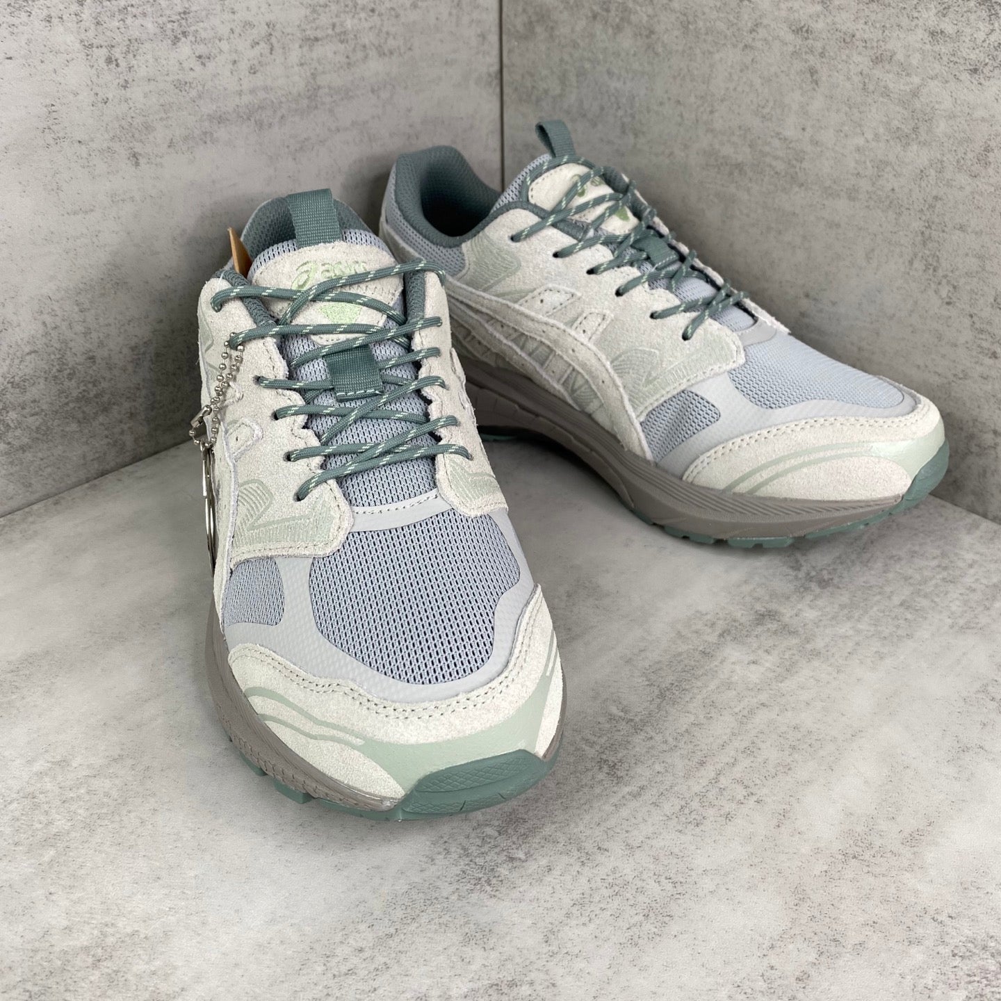 ASICS x GORE-TEX