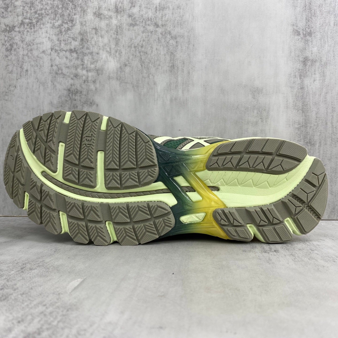 ASICS GEL-KAYANO 20
