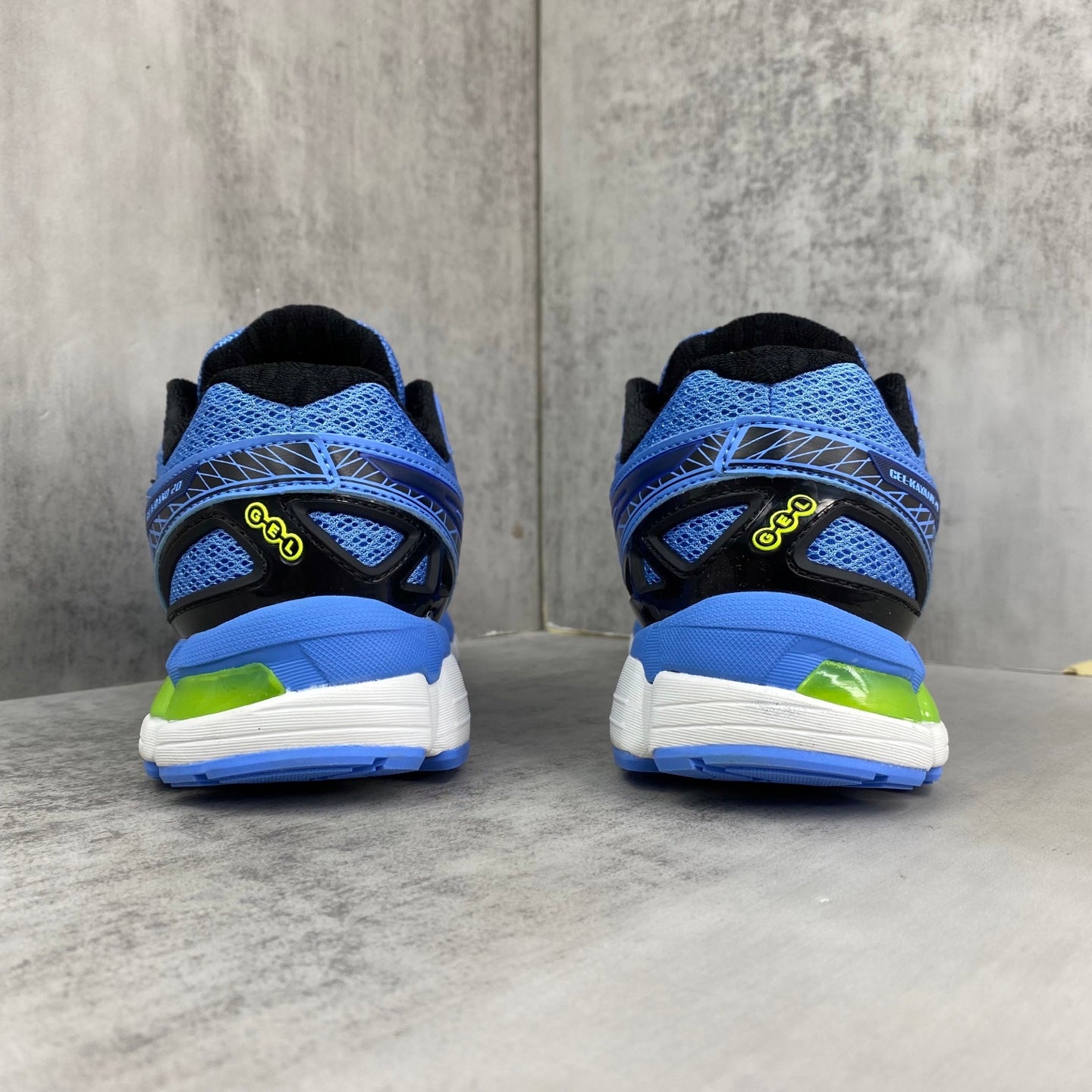 ASICS GEL-KAYANO 20
