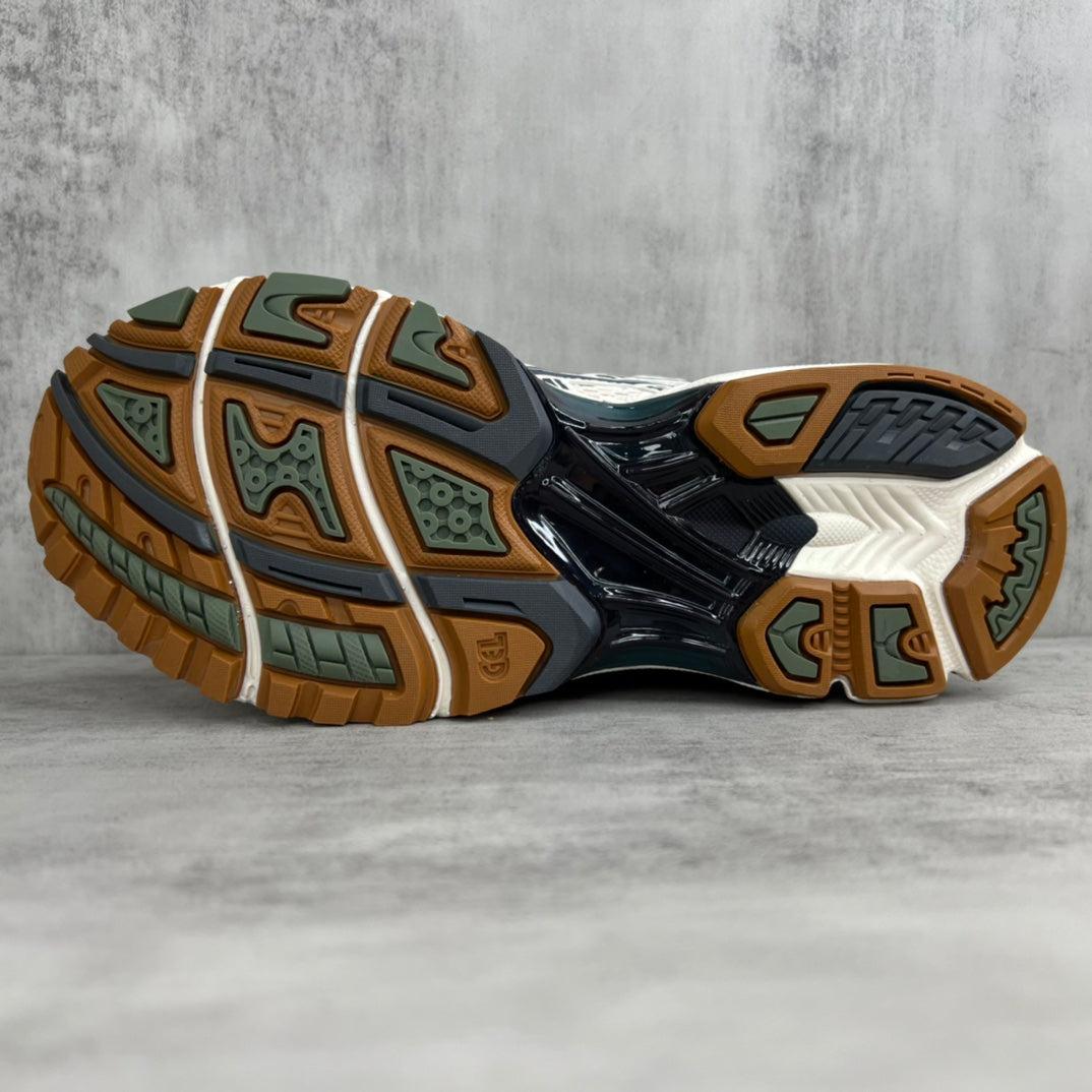 ASICS GEL-KAYANO 14