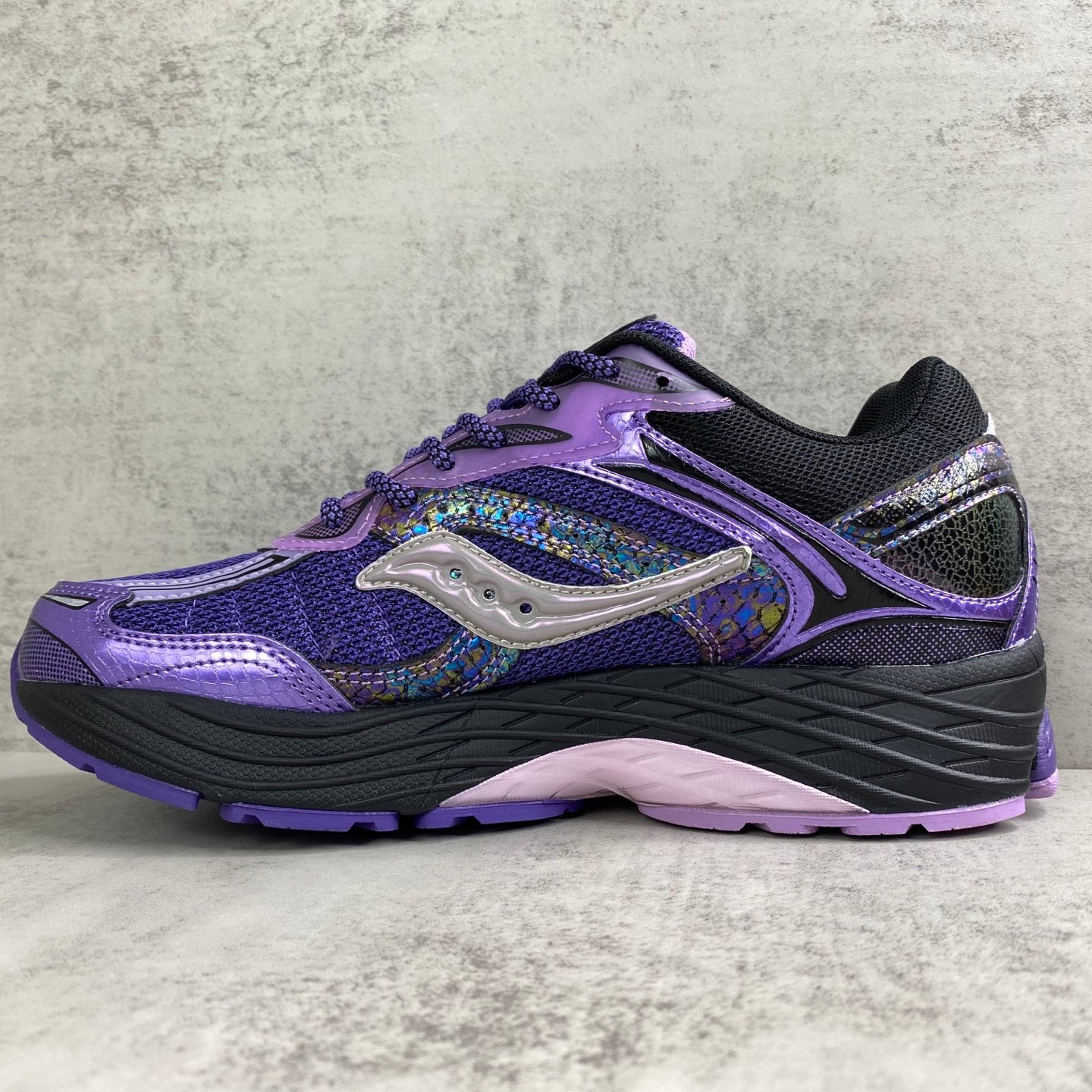 SAUCONY OMNI 9