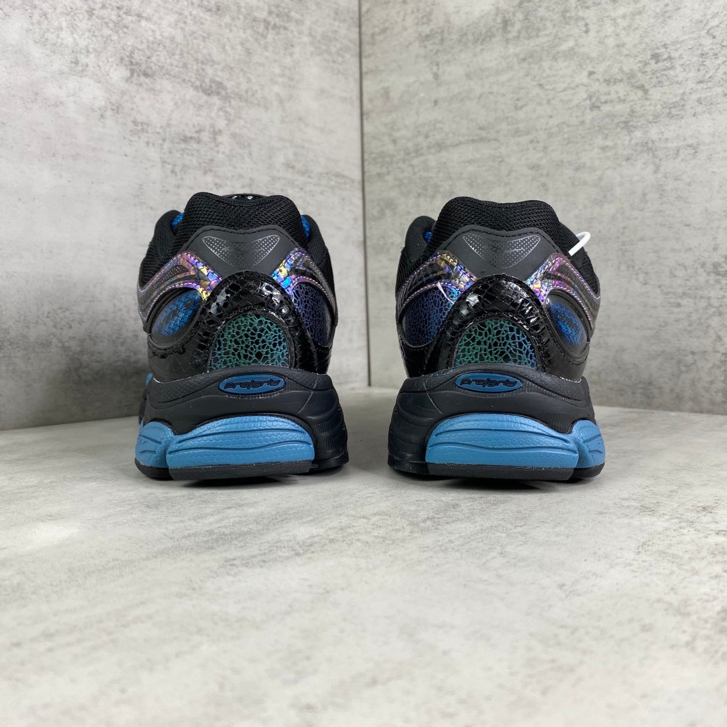 SAUCONY OMNI 9