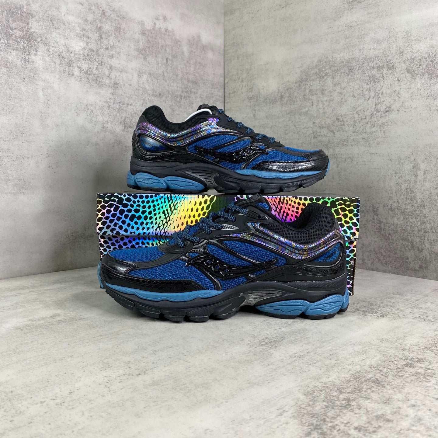 SAUCONY OMNI 9