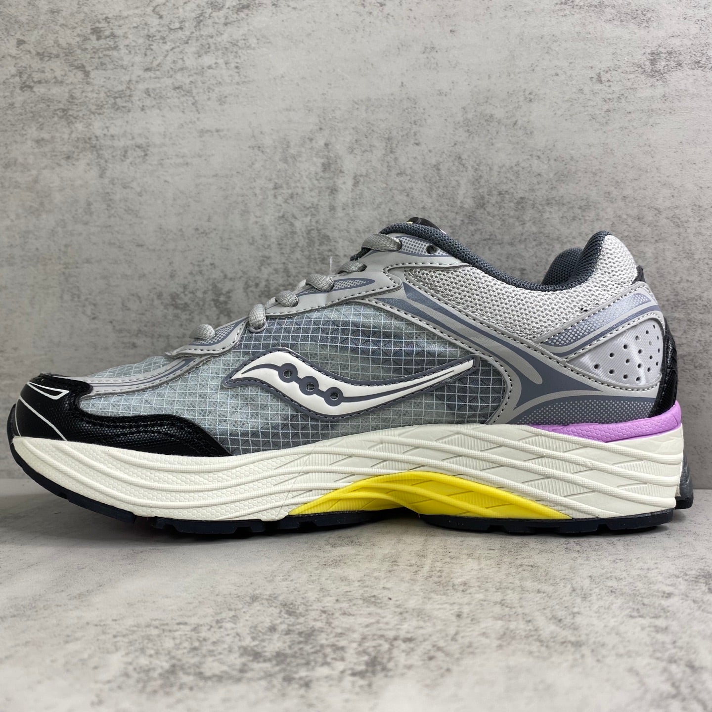 SAUCONY OMNI 9