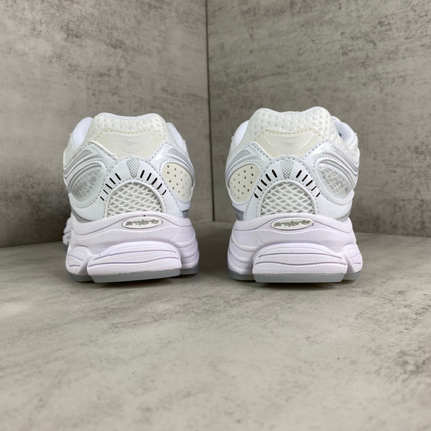 SAUCONY OMNI 9