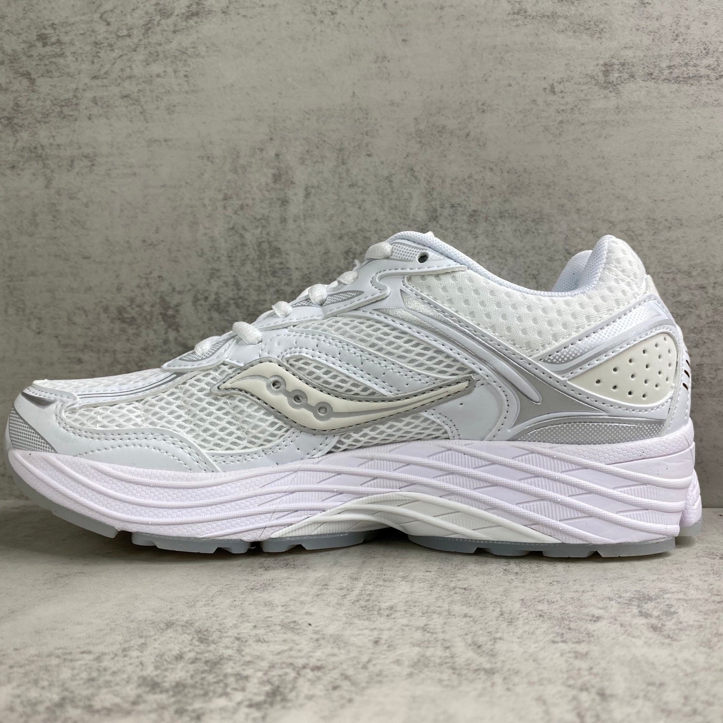 SAUCONY OMNI 9
