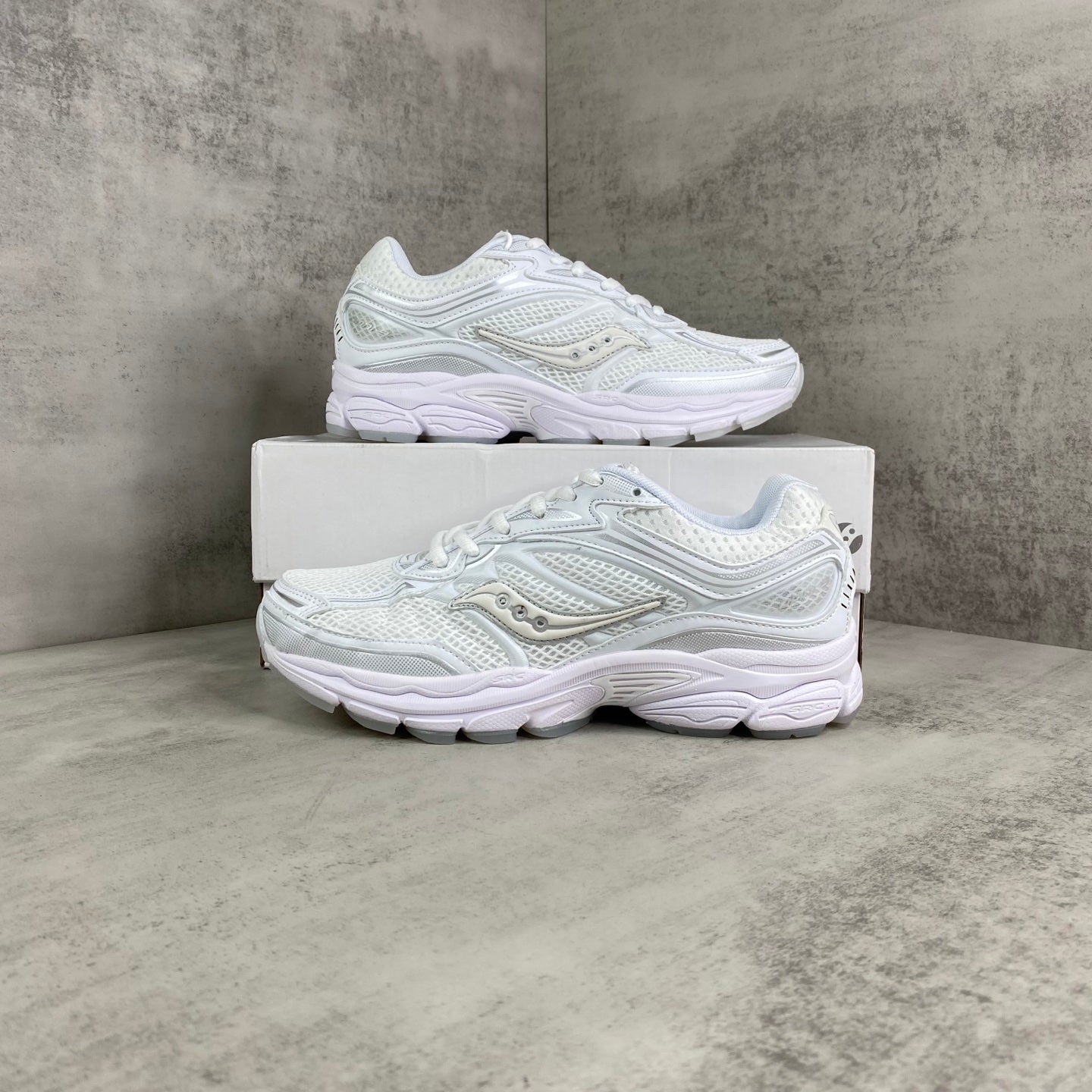 SAUCONY OMNI 9