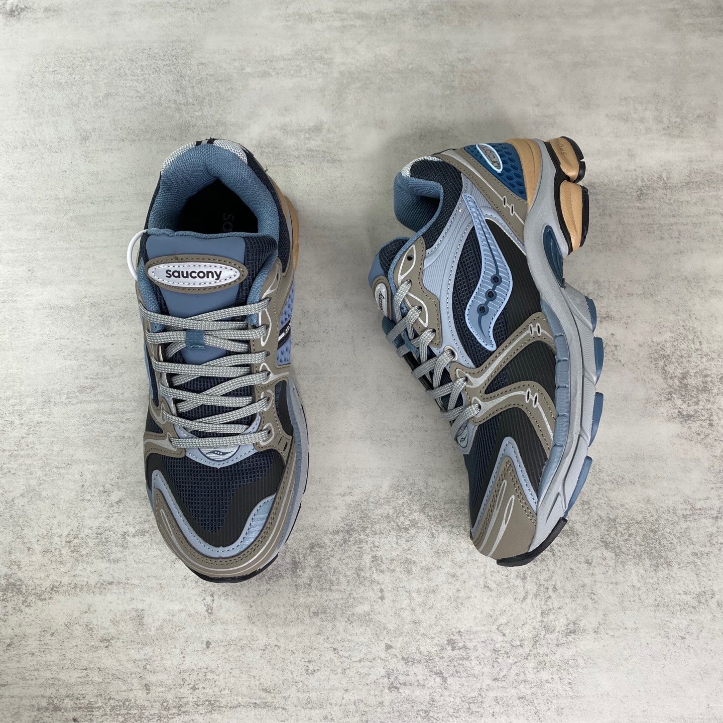 SAUCONY OMNI 9