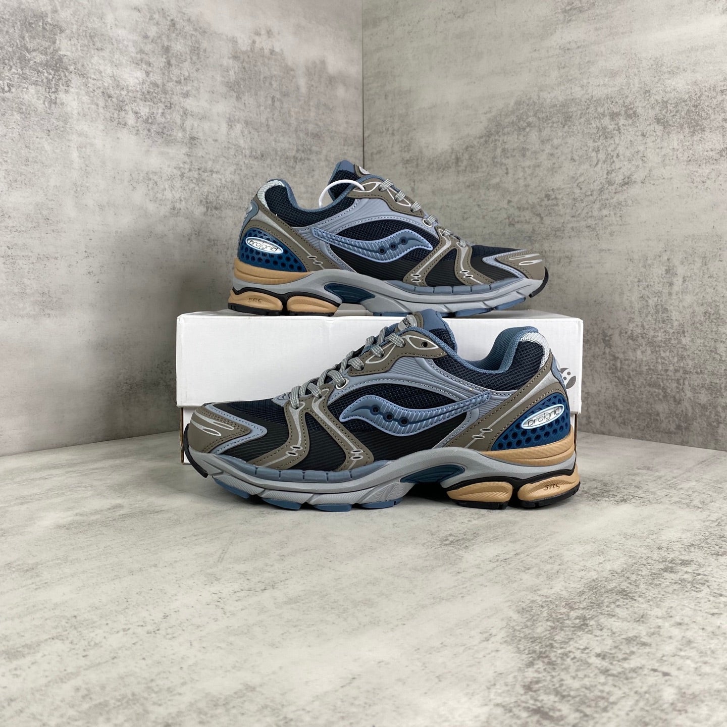 SAUCONY OMNI 9