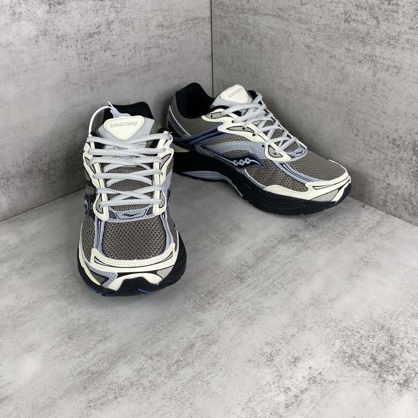 SAUCONY OMNI 9
