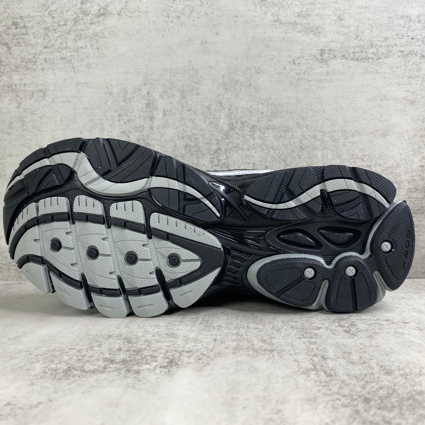 SAUCONY OMNI 9