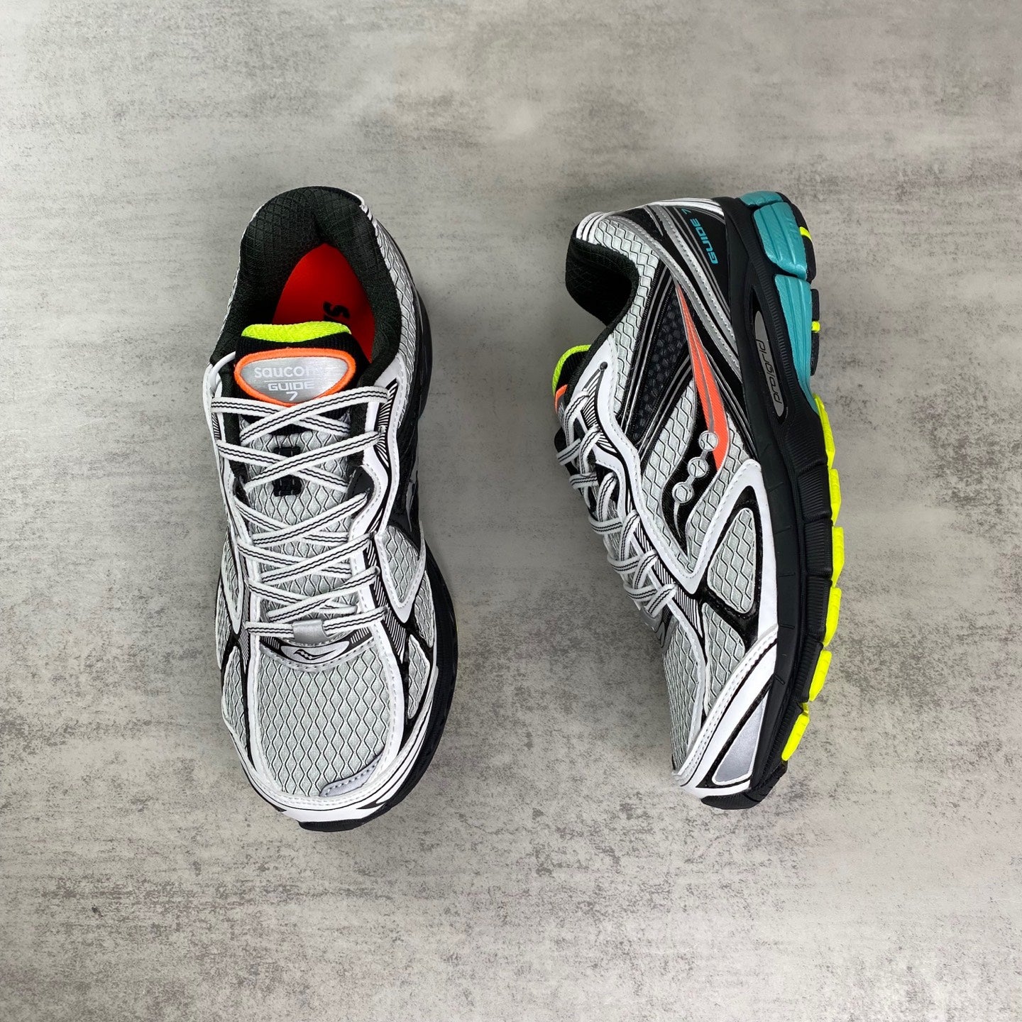 SAUCONY OMNI 9