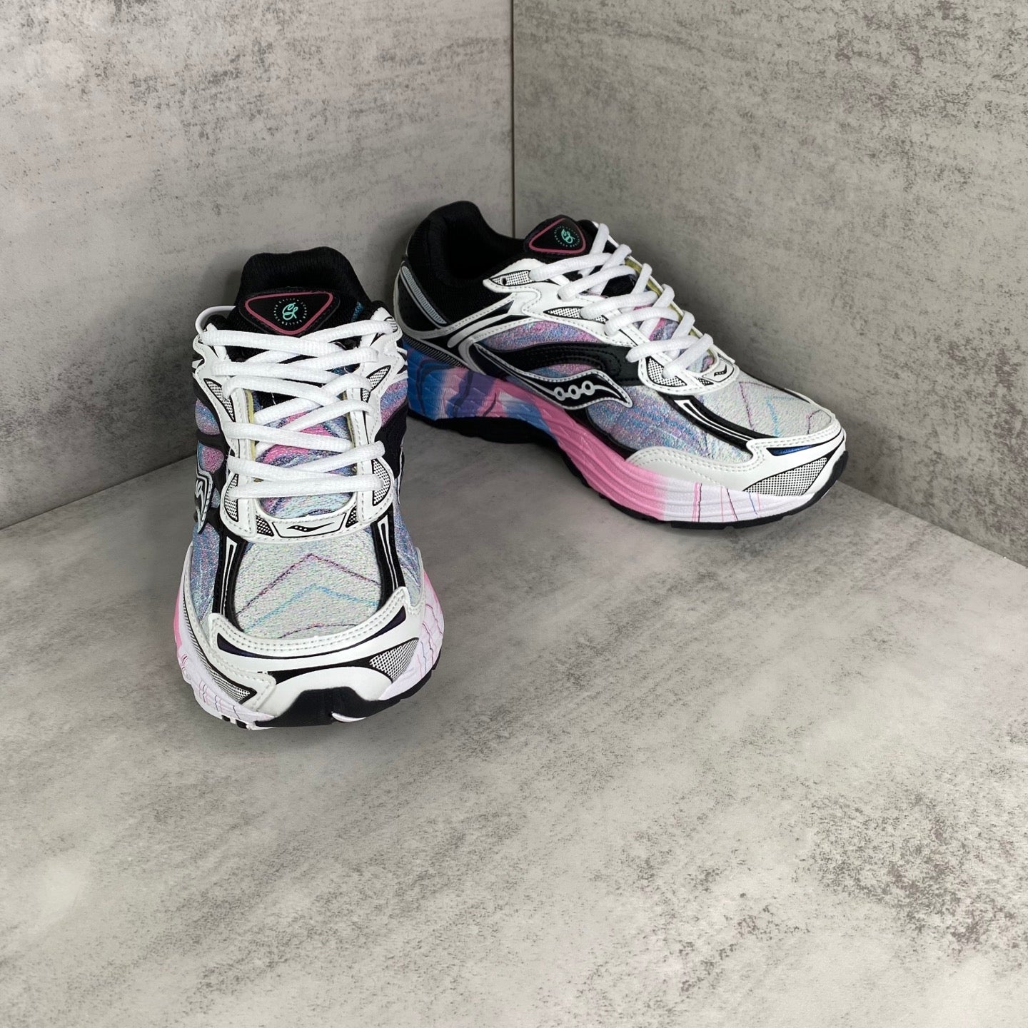 SAUCONY OMNI 9