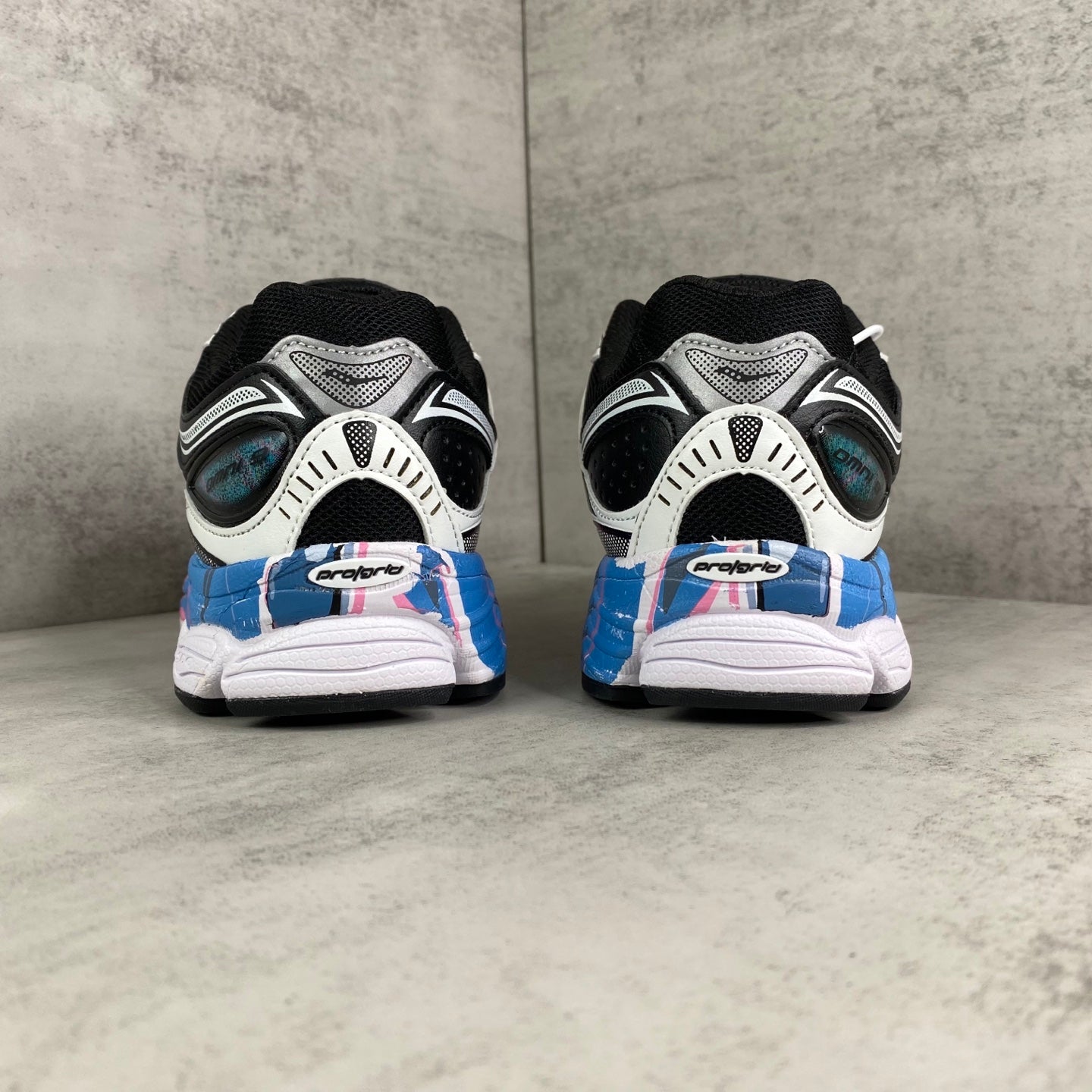 SAUCONY OMNI 9