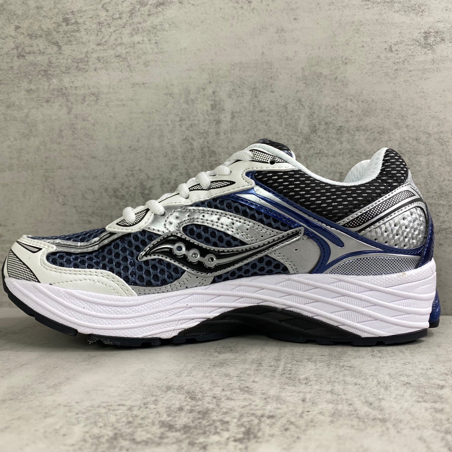 SAUCONY OMNI 9