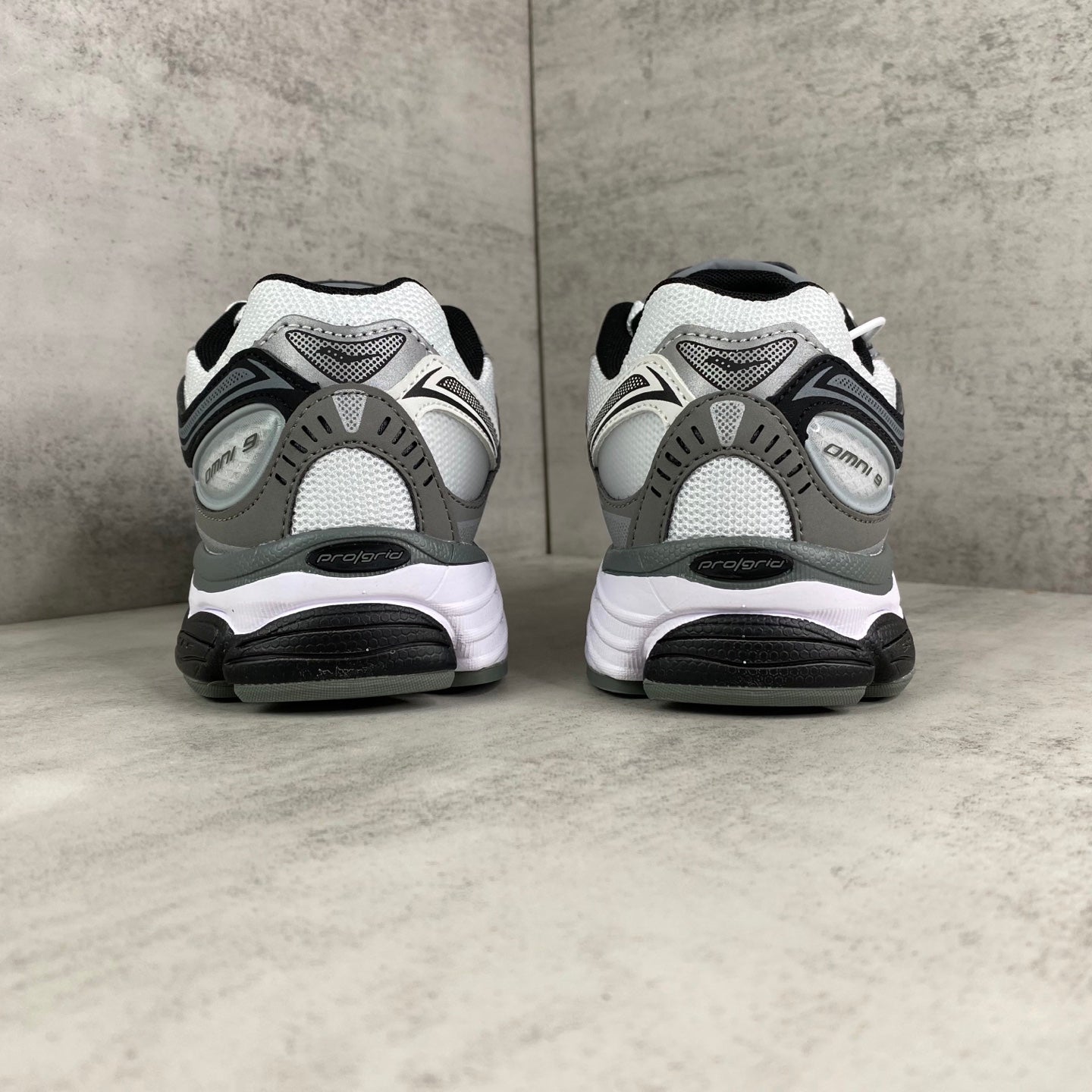 SAUCONY OMNI 9