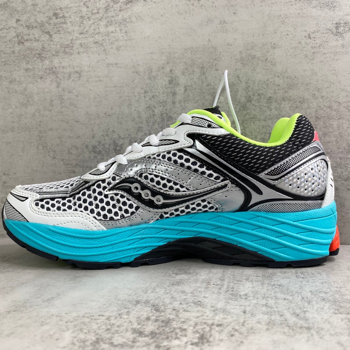 SAUCONY OMNI 9
