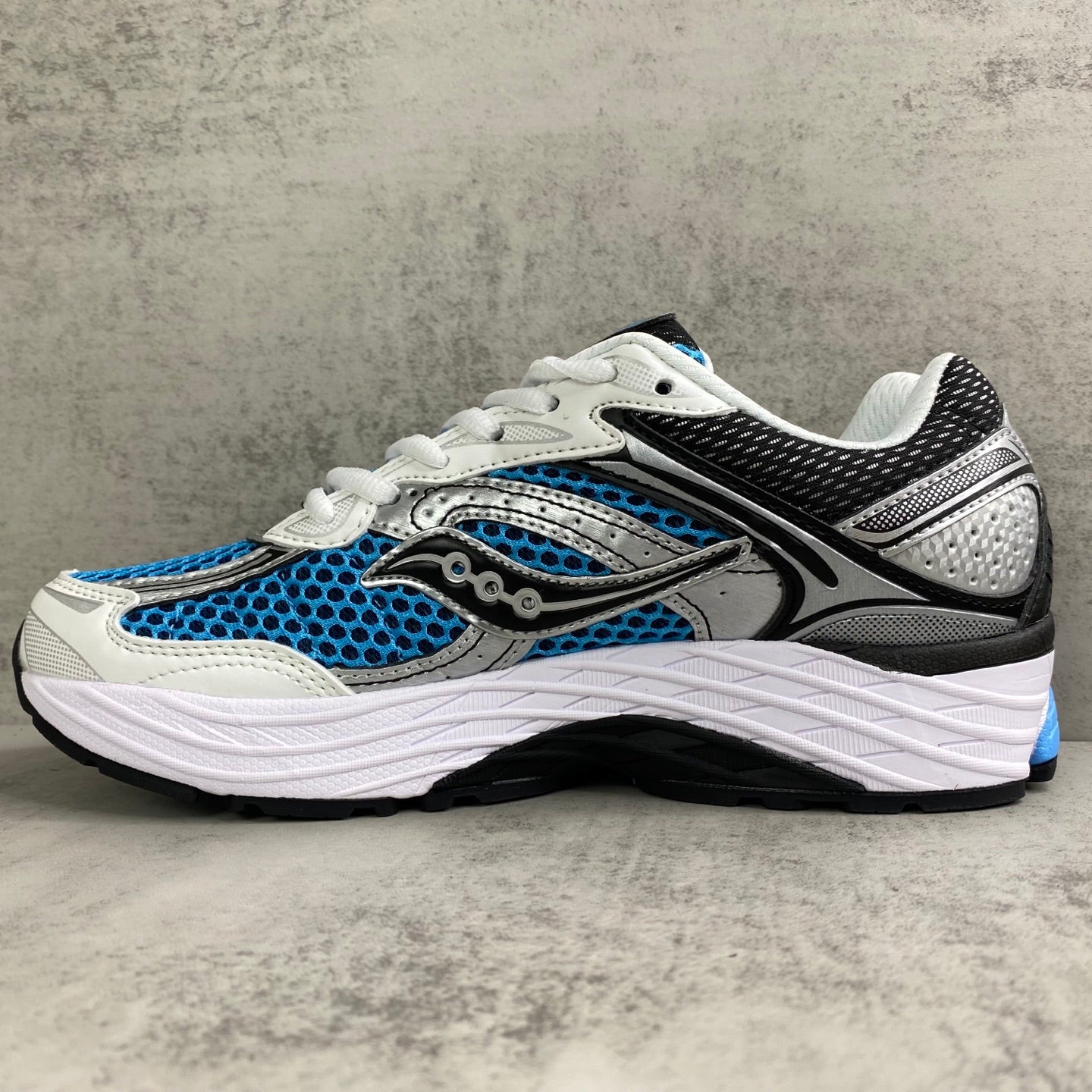 SAUCONY OMNI 9