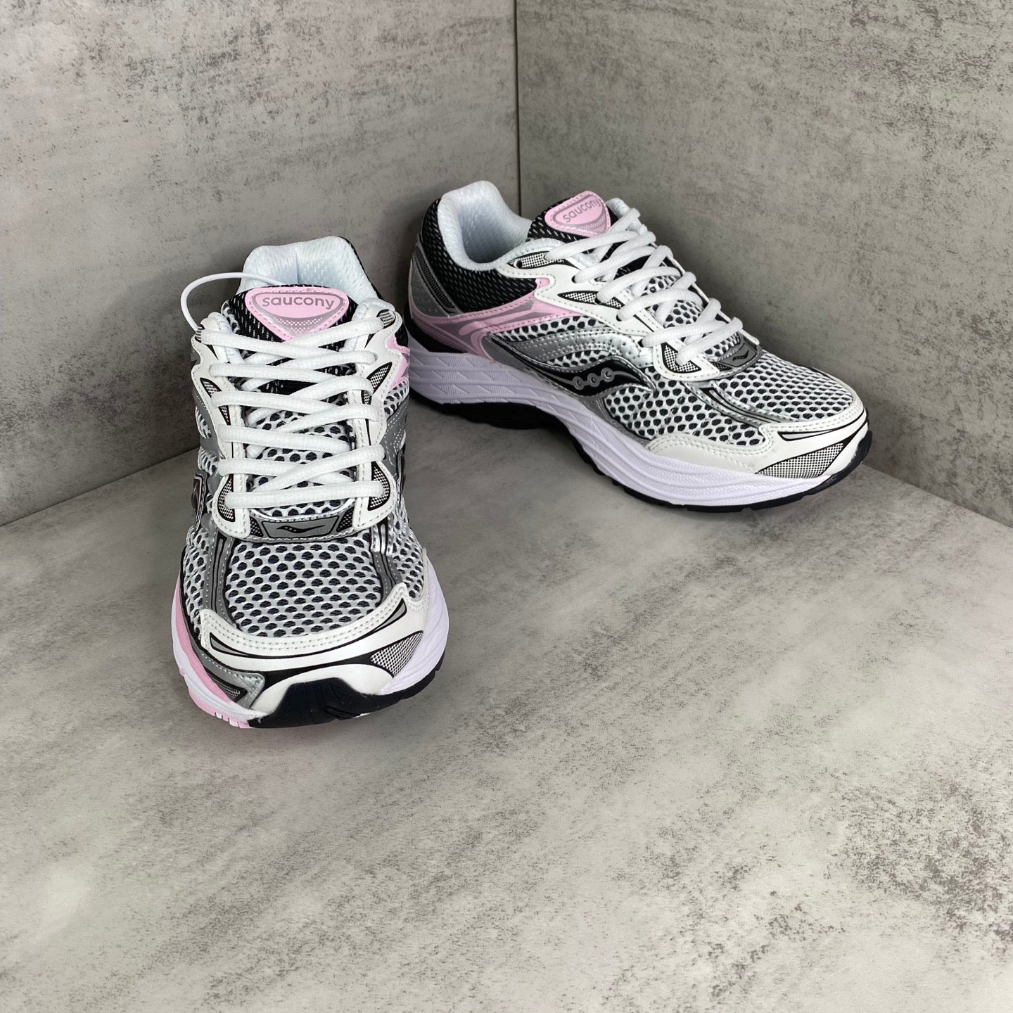 SAUCONY OMNI 9